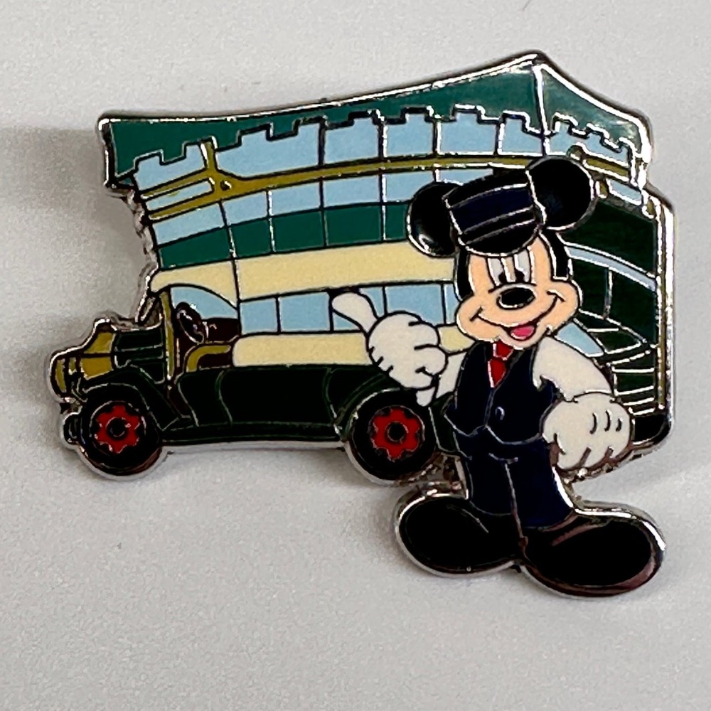 Disney Pin Mickey Mouse Omnibus Driver Main Street Vehicles Series 2009 PP69566